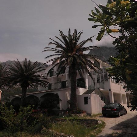 Apartments Tri Palme Baška Voda エクステリア 写真