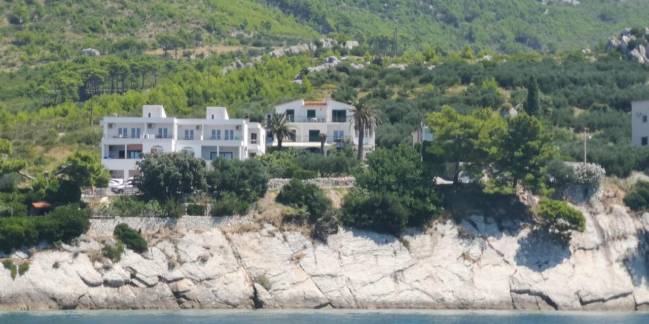 Apartments Tri Palme Baška Voda エクステリア 写真