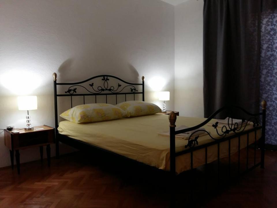 Apartments Tri Palme Baška Voda エクステリア 写真