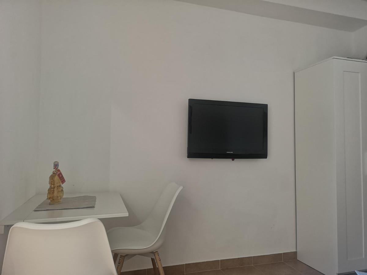 Apartments Tri Palme Baška Voda エクステリア 写真