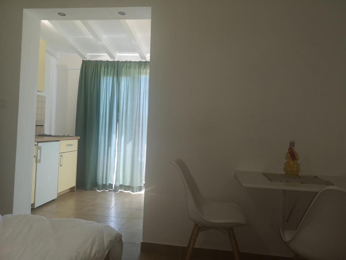 Apartments Tri Palme Baška Voda エクステリア 写真
