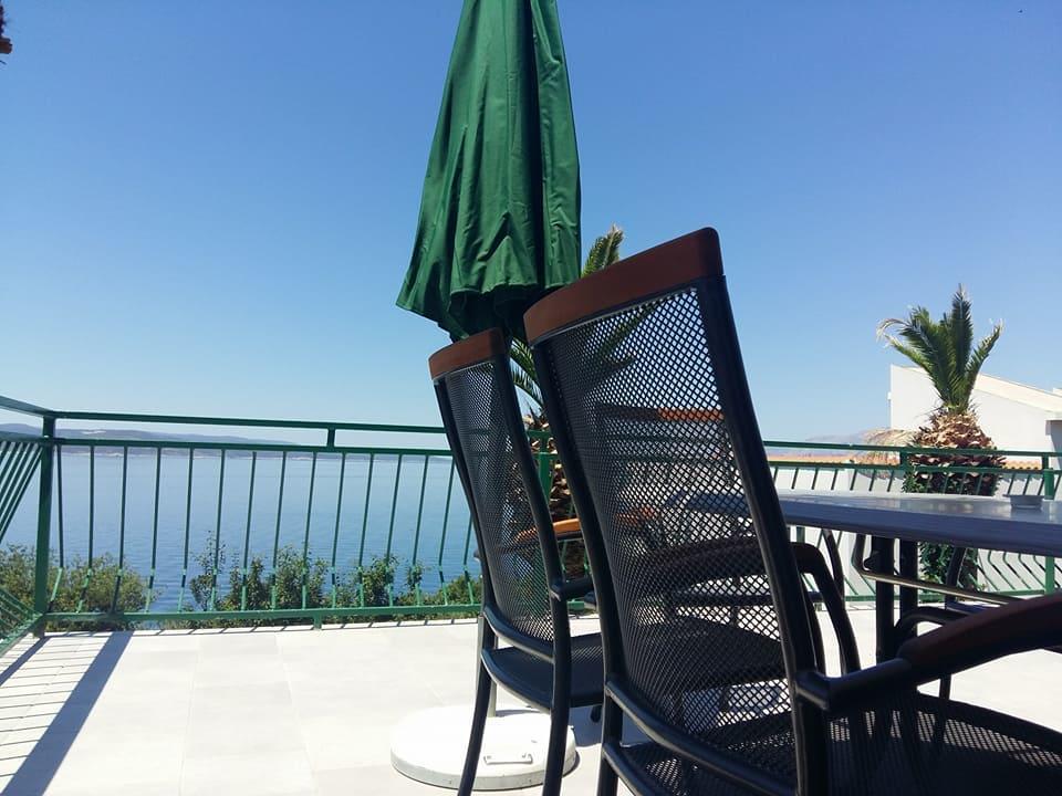 Apartments Tri Palme Baška Voda エクステリア 写真