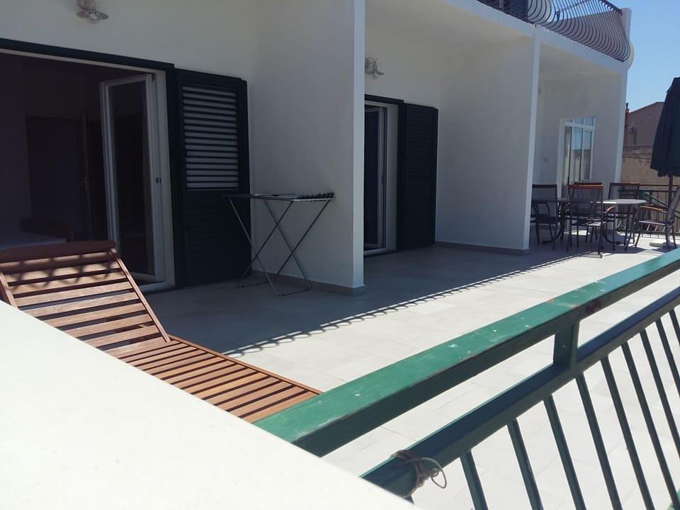 Apartments Tri Palme Baška Voda エクステリア 写真