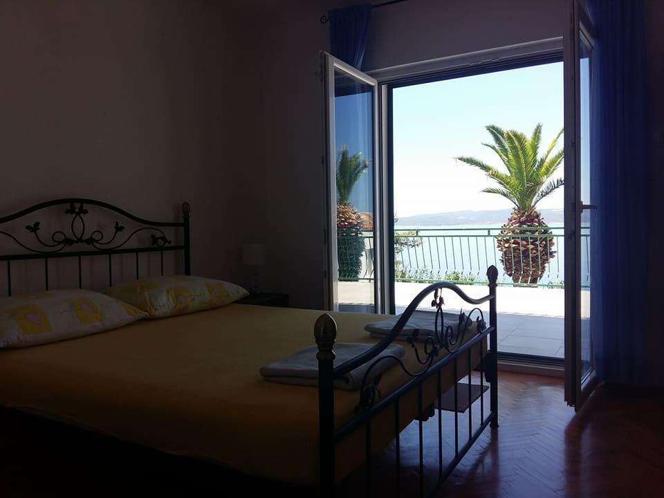 Apartments Tri Palme Baška Voda エクステリア 写真